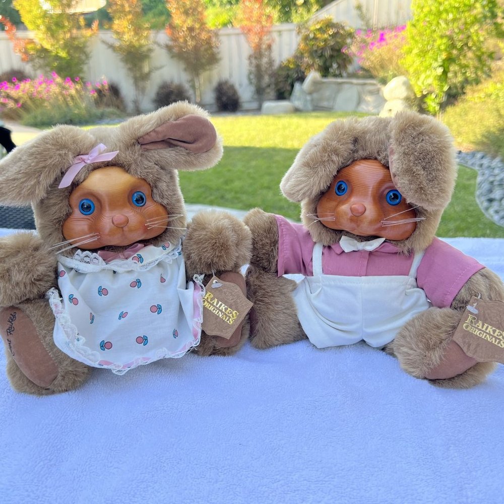 Robert Raikes Wooden Face Bunnies Brett And Ashley Pair with Original Tags